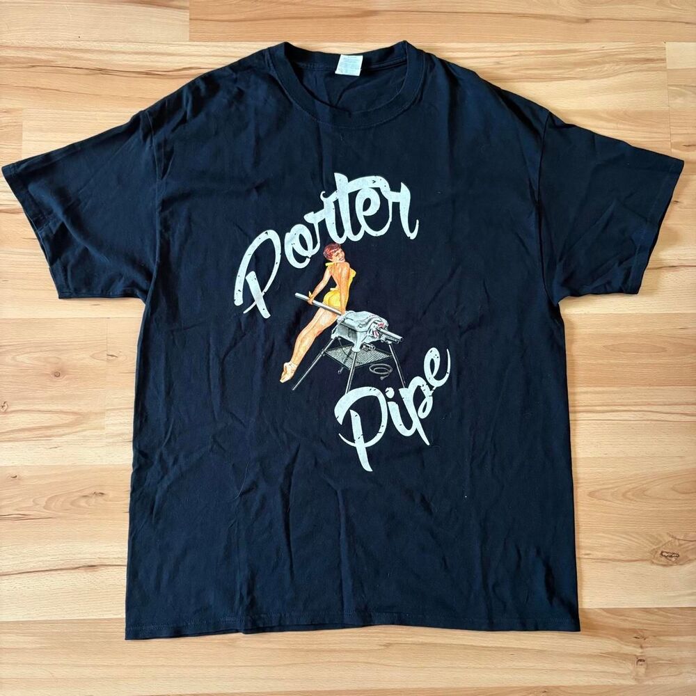Porter Pipe 1976 Men’s Pinup Girl T-shirt XL